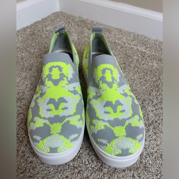 Bernie Mev Jenna Gray/ Green Knit 1" Platform Sneakers Women’s Size 9 - Picture 1 of 6